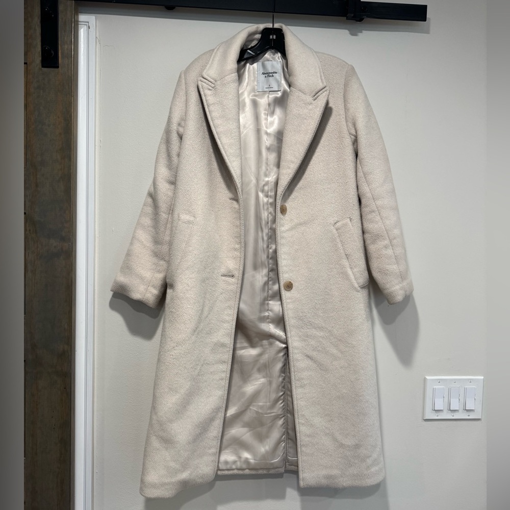 Abercrombie - Cream Women's Tailored Coat